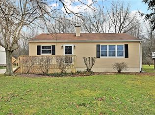 4488 Clover Ln, Warren, OH 44483