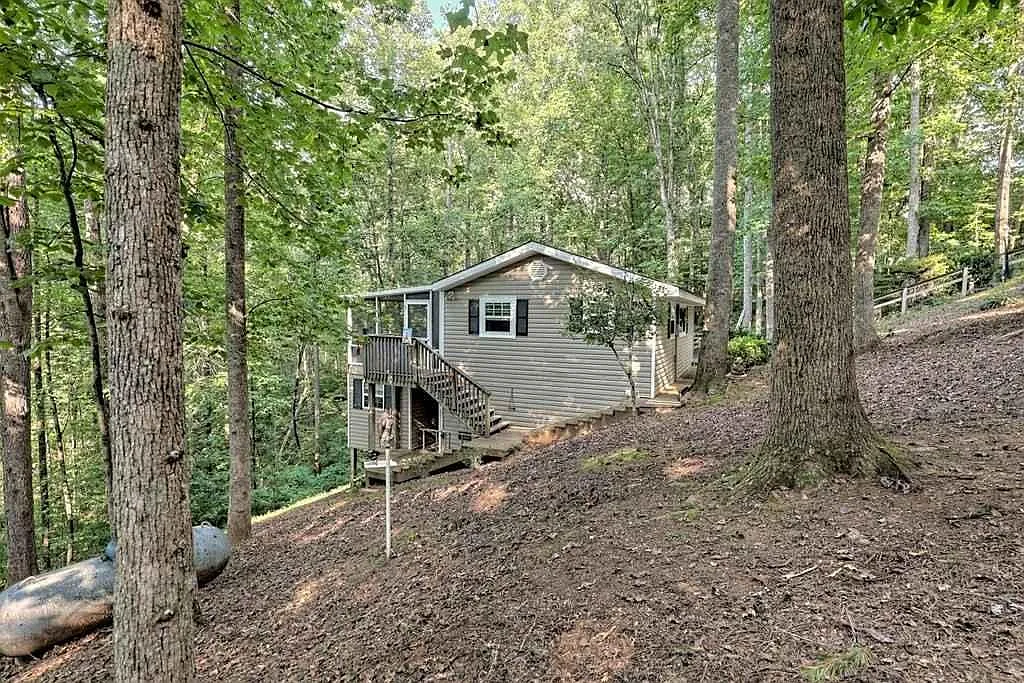 261 Dogwood Cir — Photo 2