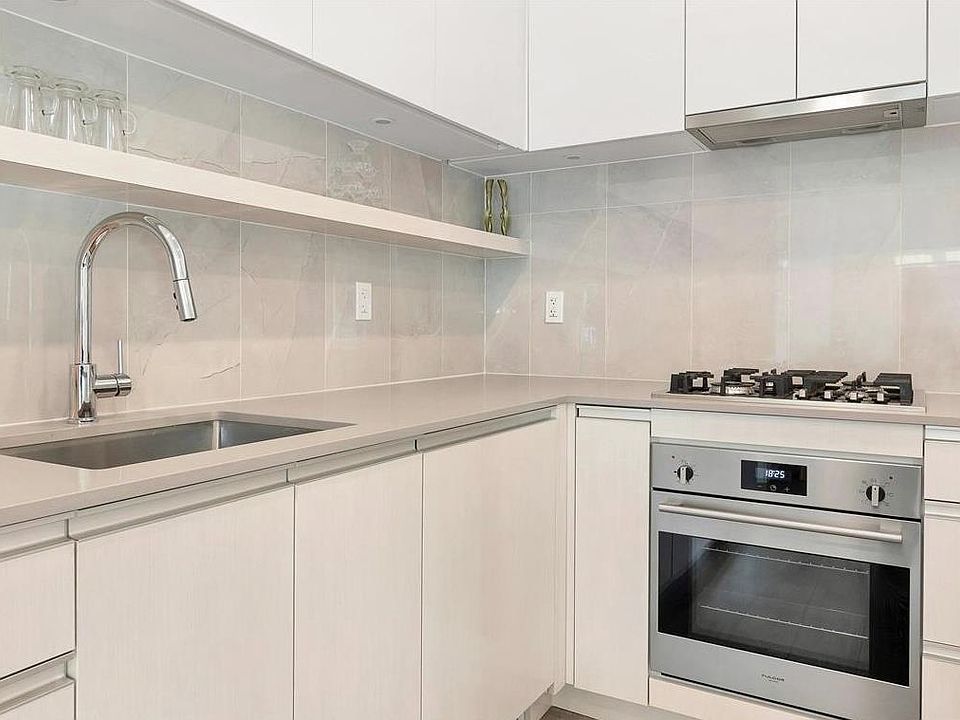 2nd image of 14225 103a Ave #202