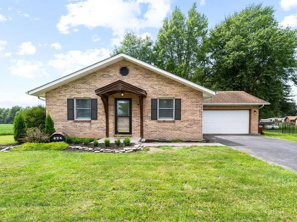 624 Bourbon St, Blanchester, OH 45107