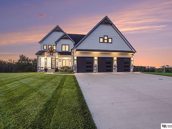 3rd image of 6612 Pawnee Cir