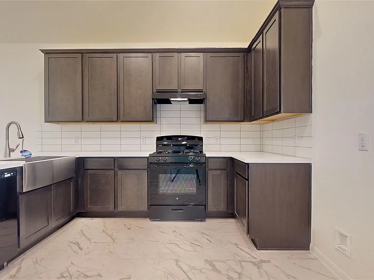 10434 Astor Point Trl — Photo 16