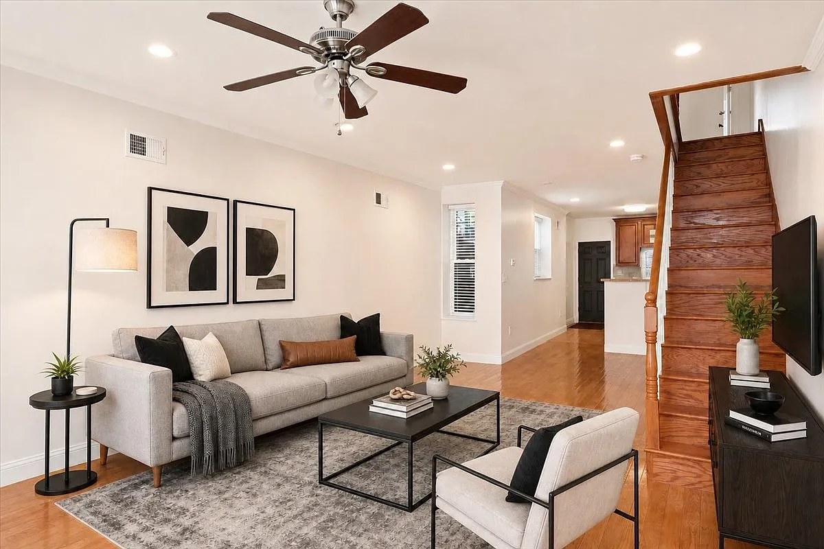 3 bed, 1.5 bath, 1200 sqft, $2,195 — Photo 2
