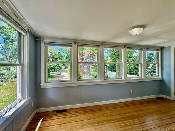 20 Folger St #2, Bayport, NY 11705