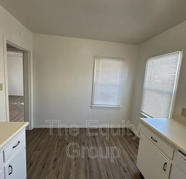 710 E Tulare Ave — Photo 7