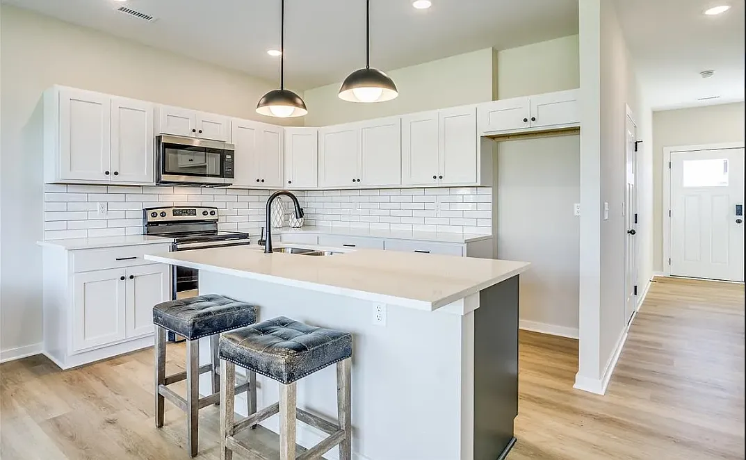 3 bed, 2.5 bath, 1512 sqft, $1,650 — Photo 1