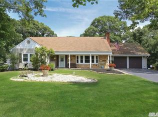 33 Hillsdale Ln, Coram, NY 11727