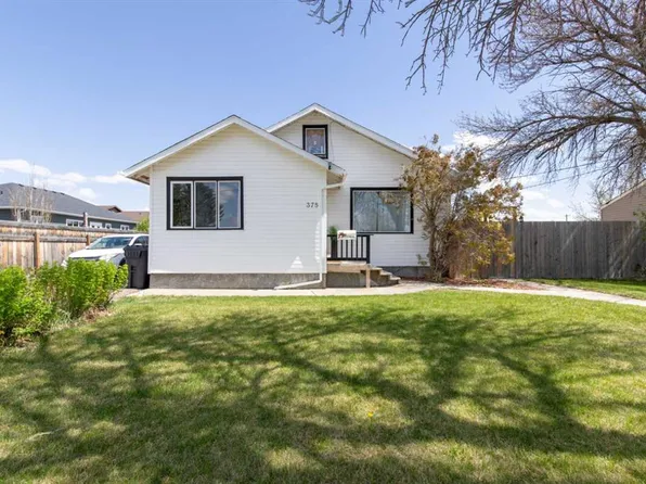 375 N 100th St W, Raymond, AB T0K 2S0
