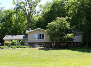 342 Sugar Bush Ln, Elkhart Lake, WI 53020