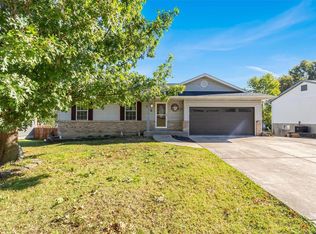 612 Cypress Dr, Pacific, MO 63069