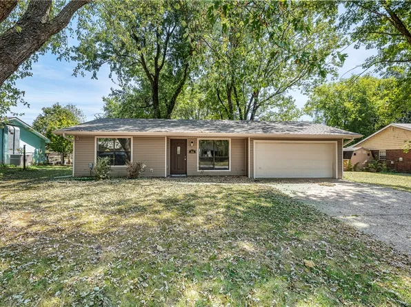 262 Township Dr, Centerton, AR 72719