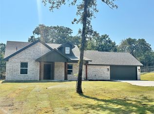 105 Monarch Ln, Poolville, TX 76487