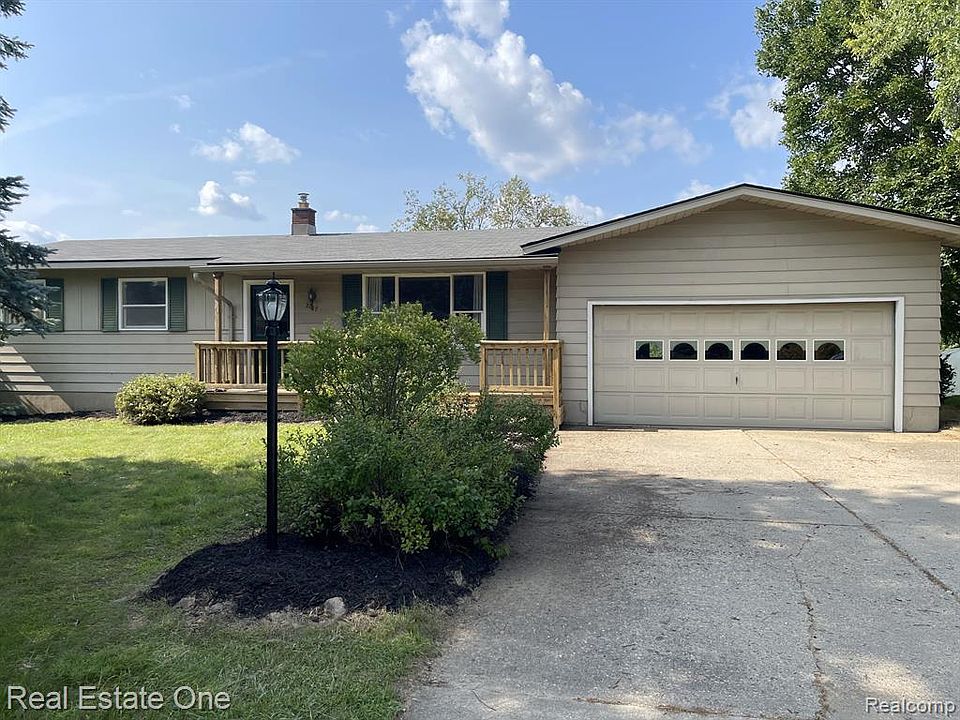 2017 Grange Hall Rd, Fenton, MI 48430 Zillow