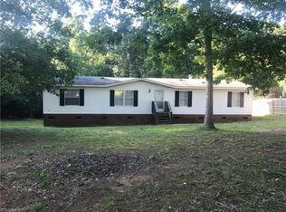 6664 Kerr Dr, Randleman, NC 27317