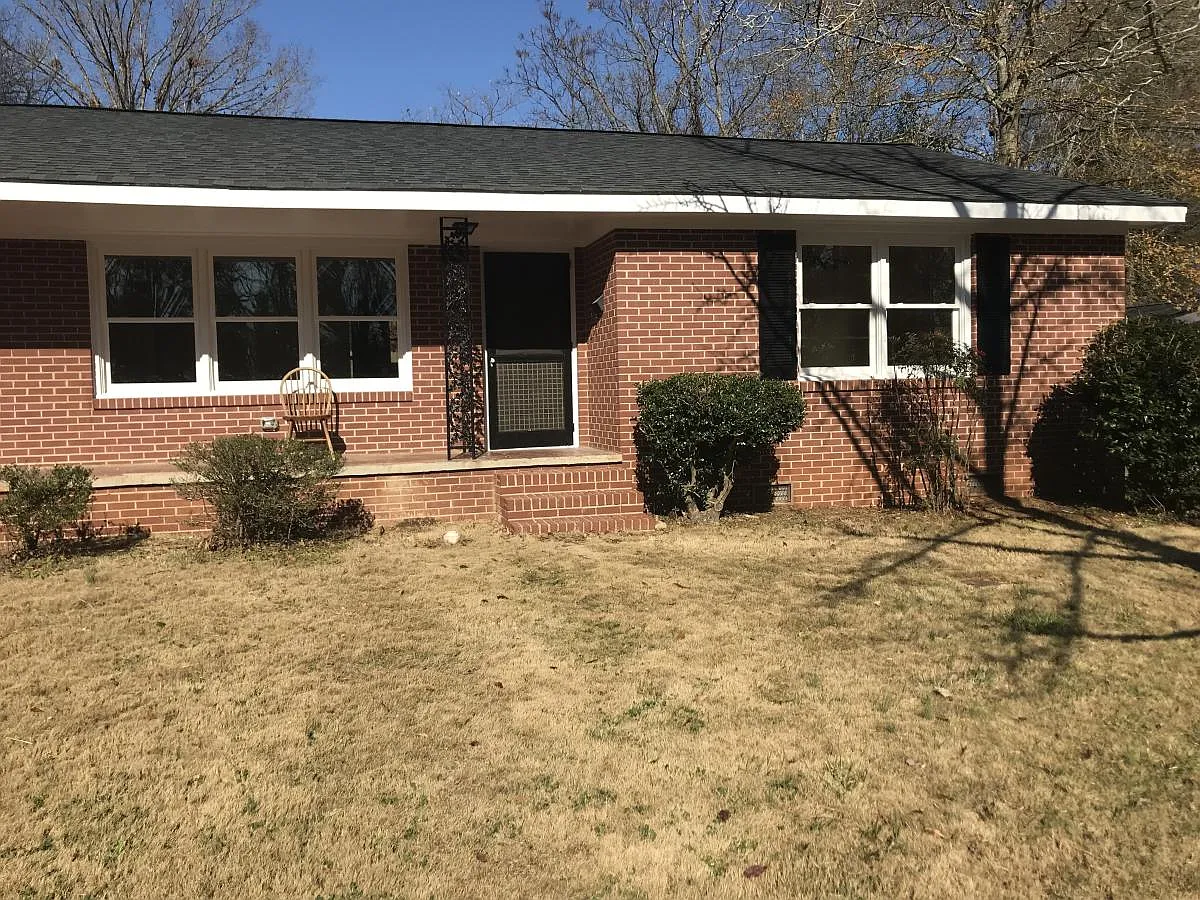 159 Riverdale Dr photo 1