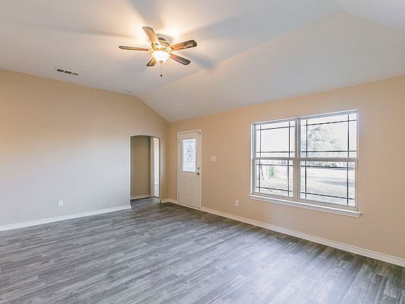 4th image of 417 E Avenue S