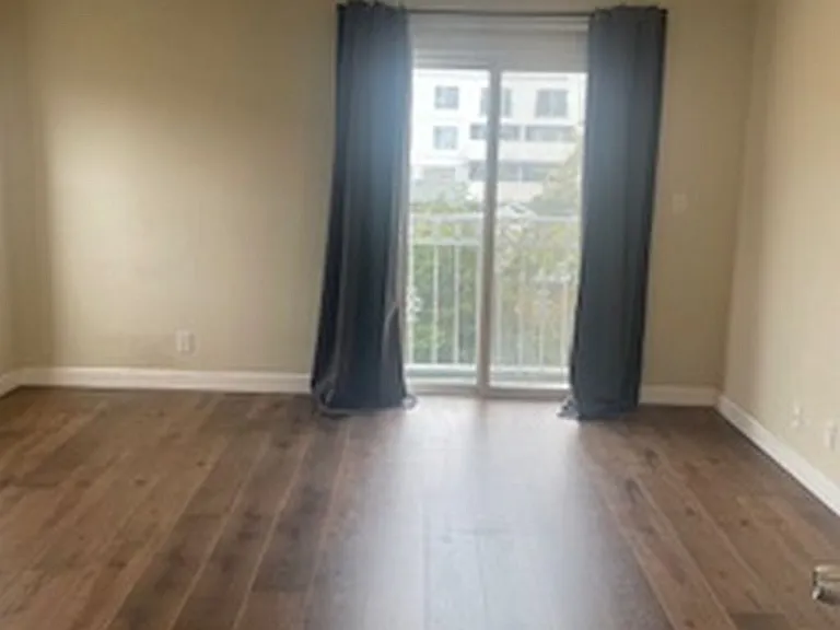 2436 Barry Ave #1 — Photo 17