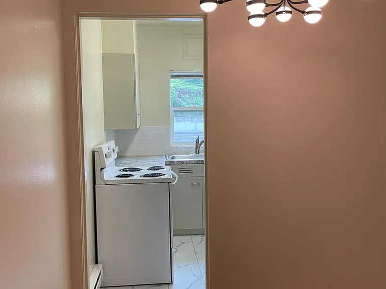1430 SW Moss St — Photo 26