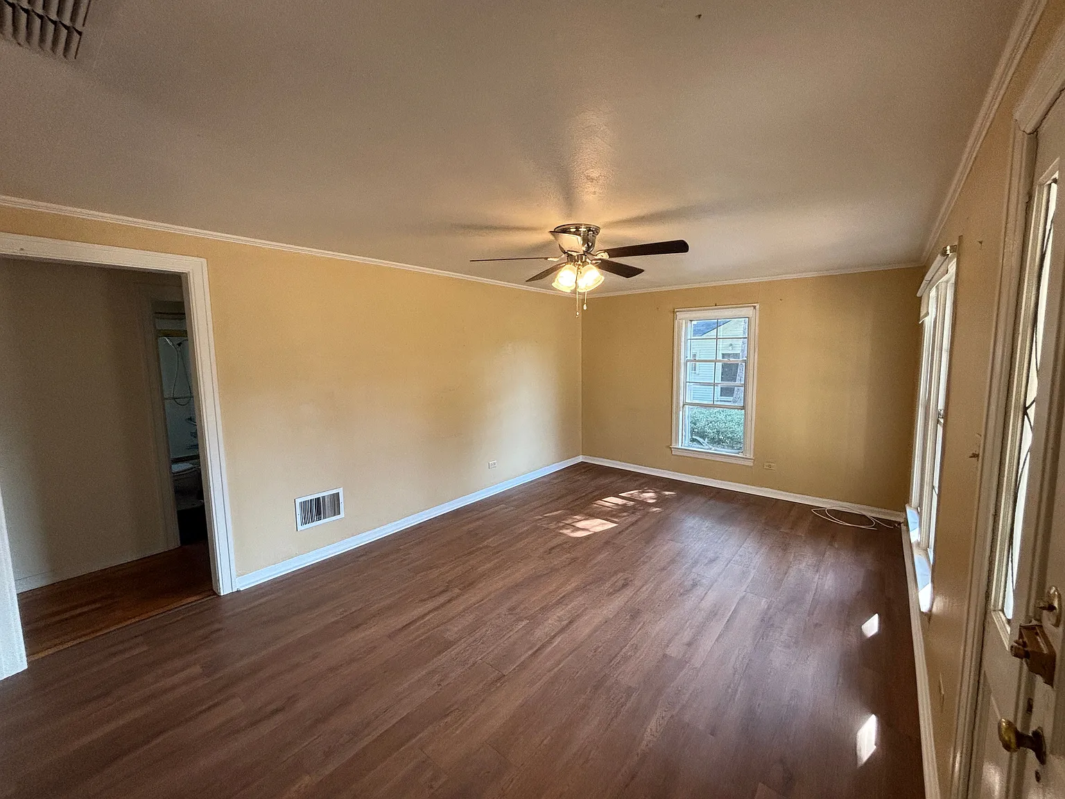2 bed, 1.0 bath, $950 — Photo 1