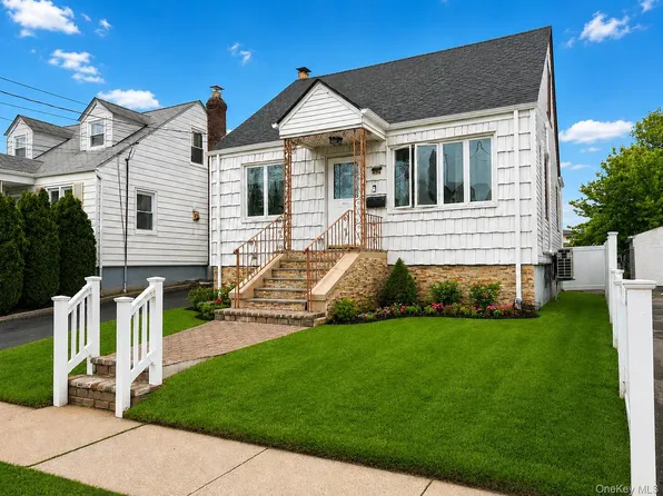 494 Lincoln St, Cedarhurst, NY 11516