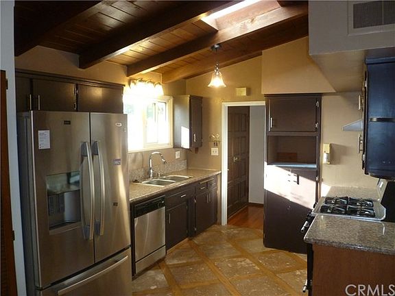 3rd image of 3620 N Poinsettia Ave