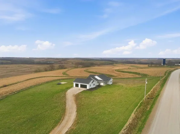 44963 Pioneer Trl, Carson, IA 51525