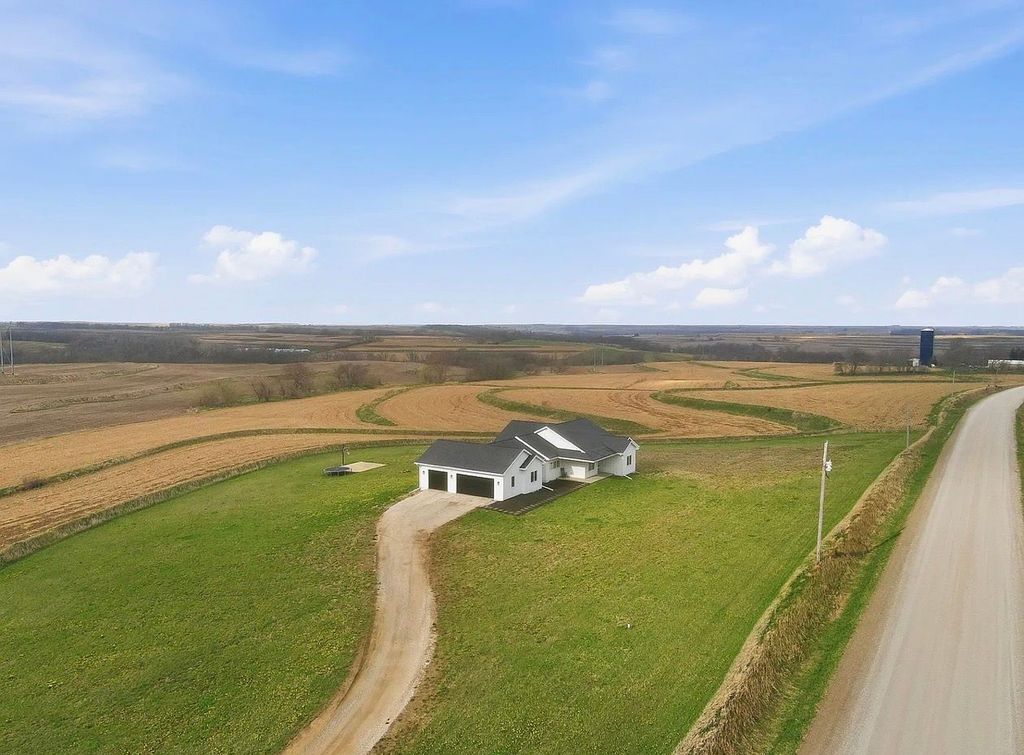 44963 Pioneer Trl - Property Image