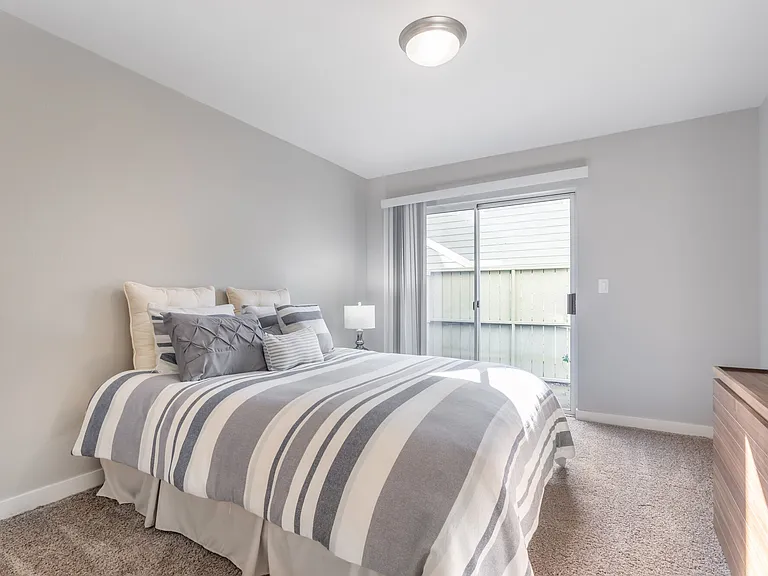 Sterling Pointe — Photo 57
