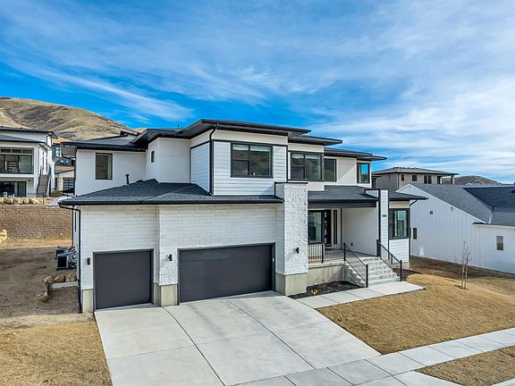 2nd image of 5866 N Fox Canyon Rd