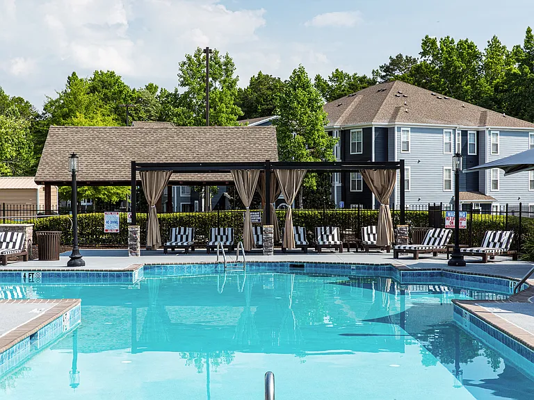 River Pointe Apartments — Photo 13
