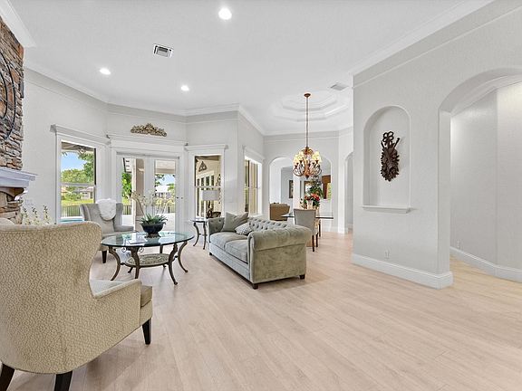 5th image of 6895 NW 108th Avenue