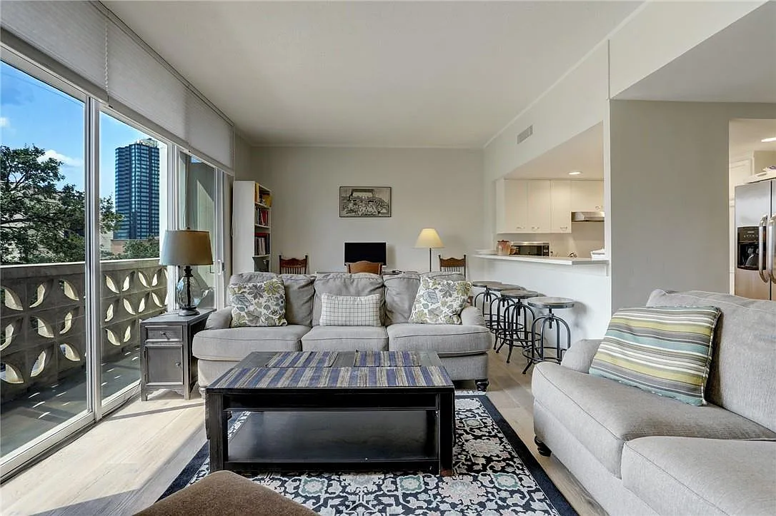 2 bed, 2.0 bath, 1363 sqft, $3,500 — Photo 1