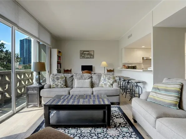 1801 Lavaca St APT 3L, Austin, TX 78701