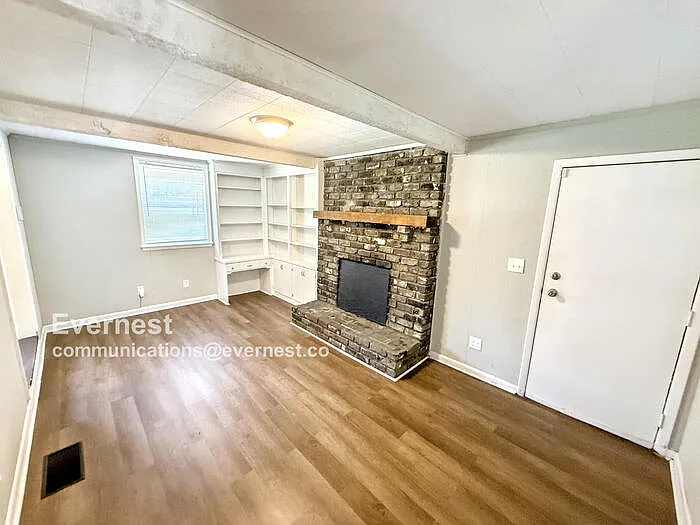 9825 Maple Ln — Photo 7