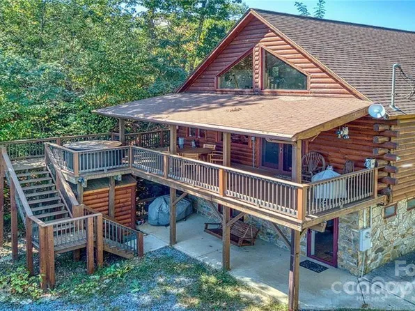 135 Aerial Rdg, Waynesville, NC 28785