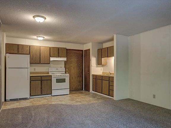 4th image of 1721 S Broadway St #209
