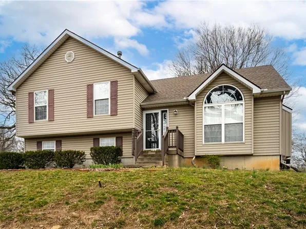6407 N Kirkwood Ave, Kansas City, MO 64151