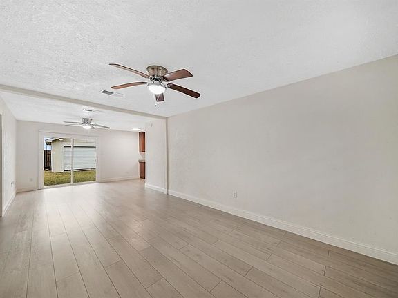 3rd image of 7310 Wren Cir