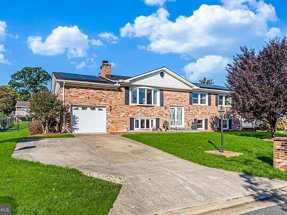 3rd image of 11905 Bizet Ct