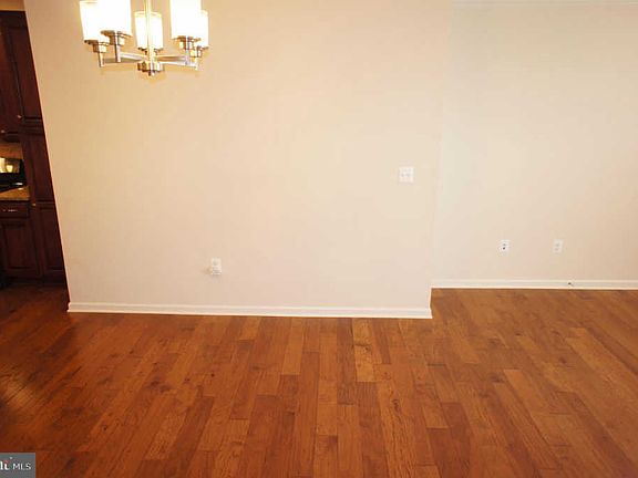 4th image of 23460 Belvoir Woods Ter