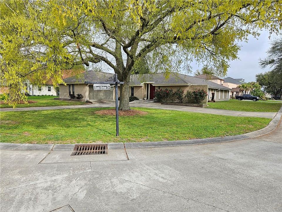 1st image of 4 Chateau Magdelaine Dr