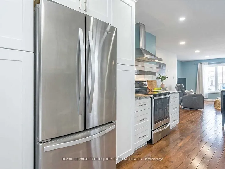 28 Brighton Rd #UPPER — Photo 6