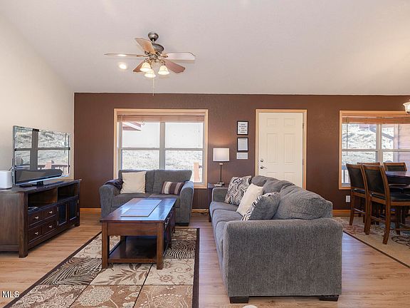 5th image of 498 Beaver Drive