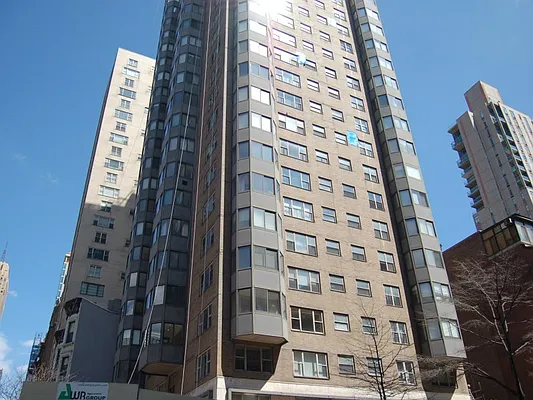 Sold by Sotheby's International Realty | media 14