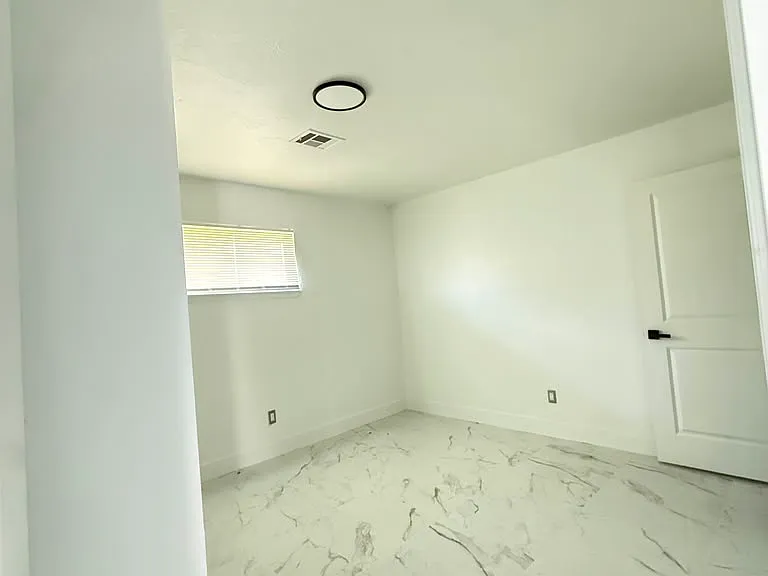 2032 Julie Dr — Photo 11