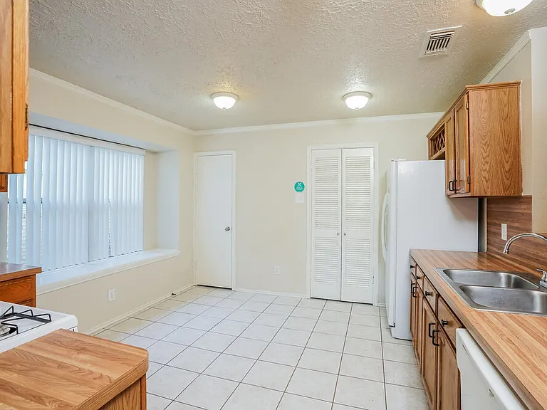 1331 Three Forks Dr — Photo 7