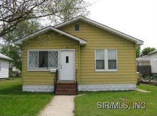 152 E Jennings Ave, Wood River, IL 62095