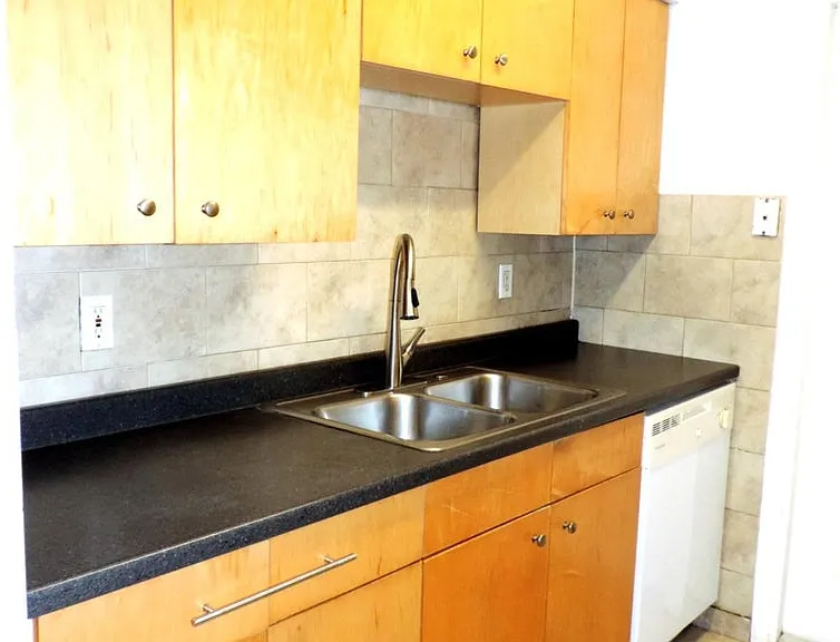 1621 SW 6th Ave — Photo 9