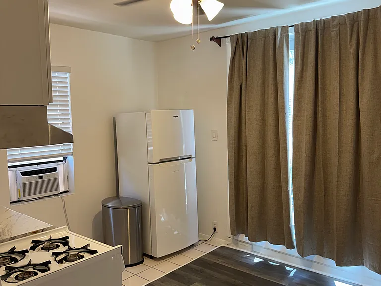 222 Australian Ave #5 — Photo 4
