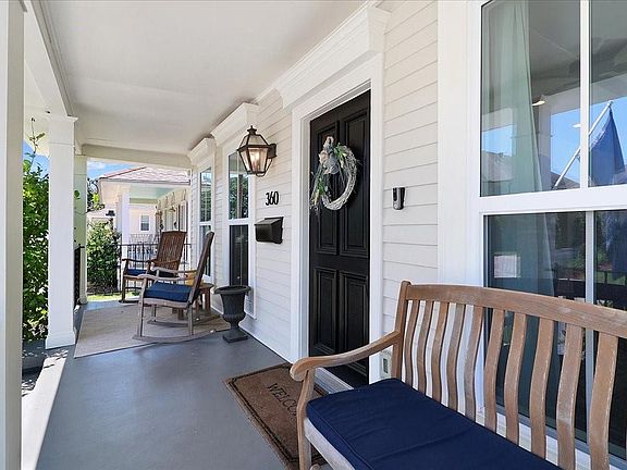 3rd image of 360 Carrollton Ave